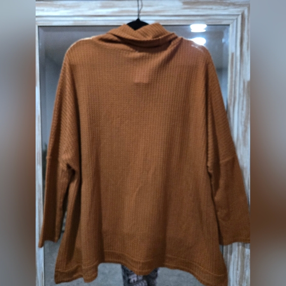 Thermal Brown Womens Top - Picture 4 of 5